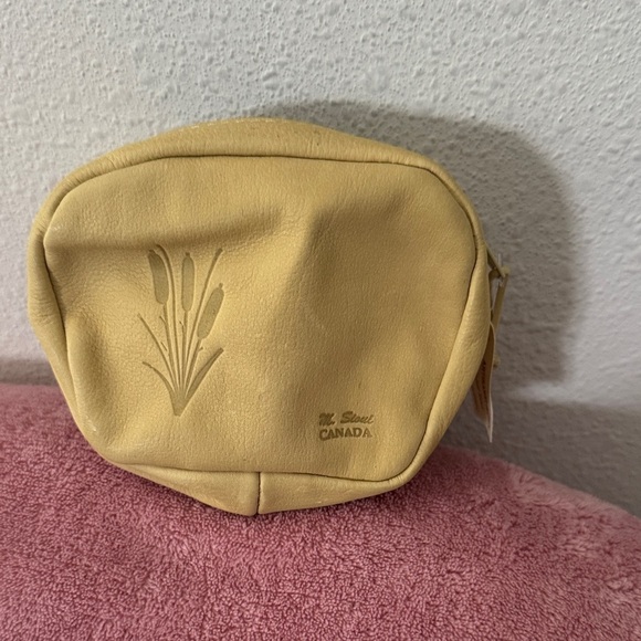 M. Stori Canada Yellow Women's Wallet - Picture 1 of 4